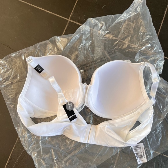 Torrid Bra - Brand New! - Picture 2 of 3